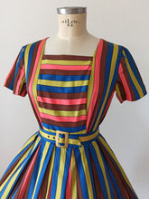 Charger l'image dans la galerie, 1950s 1960s - Stunning Colorful Stripes Gab Rayon Dress - W27 (68cm)