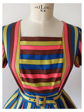 Charger l'image dans la galerie, 1950s 1960s - Stunning Colorful Stripes Gab Rayon Dress - W27 (68cm)