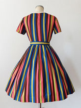 Charger l'image dans la galerie, 1950s 1960s - Stunning Colorful Stripes Gab Rayon Dress - W27 (68cm)