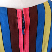 Charger l'image dans la galerie, 1950s 1960s - Stunning Colorful Stripes Gab Rayon Dress - W27 (68cm)
