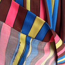 Charger l'image dans la galerie, 1950s 1960s - Stunning Colorful Stripes Gab Rayon Dress - W27 (68cm)