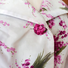 Carica l'immagine nel visualizzatore di Gallery, 1950s 1960s - Stunning Parisian Floral Bouquets Dress - W26 (66cm)