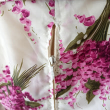 Carica l'immagine nel visualizzatore di Gallery, 1950s 1960s - Stunning Parisian Floral Bouquets Dress - W26 (66cm)