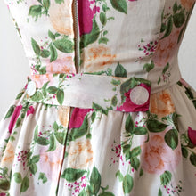 Charger l'image dans la galerie, 1950s - Delightful Roseprint Silky Cotton Dress - W26 (66cm)