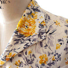 Charger l'image dans la galerie, 1950s - Gorgeous Yellow Floral Cotton Dress - W30 (76cm)