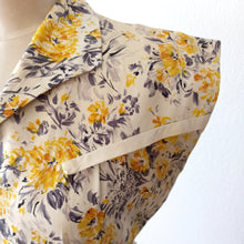 Charger l'image dans la galerie, 1950s - Gorgeous Yellow Floral Cotton Dress - W30 (76cm)