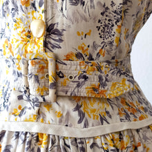 Charger l'image dans la galerie, 1950s - Gorgeous Yellow Floral Cotton Dress - W30 (76cm)