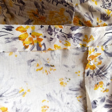 Charger l'image dans la galerie, 1950s - Gorgeous Yellow Floral Cotton Dress - W30 (76cm)