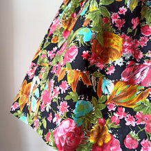 Charger l'image dans la galerie, 1950s - Spectacular Black Floral Garden Cotton Dress - W30 (76cm)