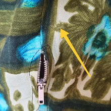 Carica l'immagine nel visualizzatore di Gallery, 1950s 1960s - Stunning Floral Print Cotton Dress - W28.5 (72cm)