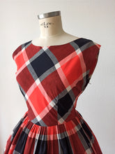 Charger l'image dans la galerie, 1950s - Spectacular Plaid Cotton Dress - W27 (68cm)