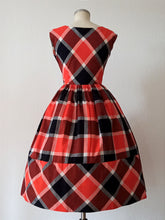 Charger l'image dans la galerie, 1950s - Spectacular Plaid Cotton Dress - W27 (68cm)