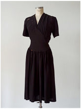 Load image into Gallery viewer, 1930s 1940s - Exquisite Black Textured Beaded Crepe Dress - W27 (68cm)