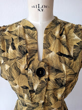 Load image into Gallery viewer, 1940s - Stunning Palm Leaves Rayon Dress - W31.5 (80cm)