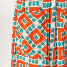 Charger l'image dans la galerie, 1950s - Delicious Orange Pockets Floral Rayon Dress - W27.5 (70cm)