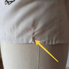 Charger l'image dans la galerie, 1950s - Fabulous Novelty Embroidery Sunglasses Blouse - W38 (96cm)