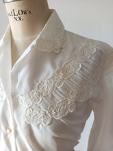 Charger l'image dans la galerie, 1950s - SERMO, France - Exquisite Deadstock Blouse - Sz 46