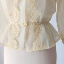 Charger l'image dans la galerie, 1950s - French Deadstock - Yellow Pale Nylon Blouse - Sz 42