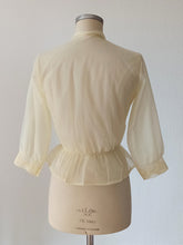 Charger l'image dans la galerie, 1950s - French Deadstock - Yellow Pale Nylon Blouse - Sz 42