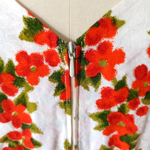 Charger l'image dans la galerie, 1950s 1960s - Exquisite Floral Cotton Dress - W26 (66cm)