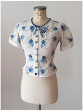 Cargar imagen en el visor de la galería, 1940s - Exquisite Embroidery Linen Blouse - W27.5 (70cm)