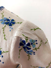 Cargar imagen en el visor de la galería, 1940s - Exquisite Embroidery Linen Blouse - W27.5 (70cm)