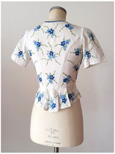 Cargar imagen en el visor de la galería, 1940s - Exquisite Embroidery Linen Blouse - W27.5 (70cm)