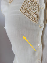 Cargar imagen en el visor de la galería, 1940s 1950s - Exquisite Handmade Smoked Cotton Blouse - W27 (68cm)