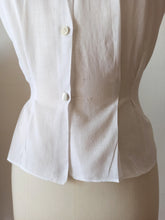 Charger l'image dans la galerie, 1940s 1950s - Adorable Embroidered Cotton Blouse - W28.5 (72cm)