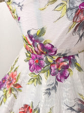 Charger l'image dans la galerie, 1950s - Stunning Floral Textured Chiffon Dress - W27.5 (70cm)