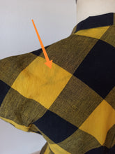 Cargar imagen en el visor de la galería, 1940s - Plaid Cotton Blouse - W30 (76cm)