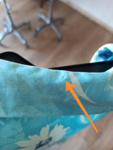 Charger l'image dans la galerie, 1950s - Adorable Blue Floral Print Cotton Dress - W28 (72cm)