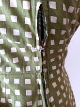 Charger l'image dans la galerie, 1950s - Stunning Green Cotton Dress - W27.5 (70cm)