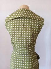 Charger l'image dans la galerie, 1950s - Stunning Green Cotton Dress - W27.5 (70cm)