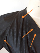 Carica l'immagine nel visualizzatore di Gallery, 1940s - Superb Black Satin Silk Dress - W30 (76cm)