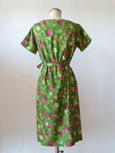 Charger l'image dans la galerie, 1960s - DEADSTOCK - Green Floral Dress - Sz 42