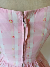 Charger l'image dans la galerie, 1950s - MICHEL, Paris - Adorable Pink Plaid Dress - W25 (64cm)