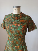 Laden Sie das Bild in den Galerie-Viewer, 1960s - MOLYBELLE, Paris - DEADSTOCK - Satin Dress - W31 (80cm)