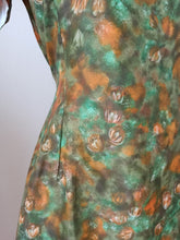 Laden Sie das Bild in den Galerie-Viewer, 1960s - MOLYBELLE, Paris - DEADSTOCK - Satin Dress - W31 (80cm)