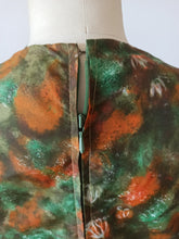 Laden Sie das Bild in den Galerie-Viewer, 1960s - MOLYBELLE, Paris - DEADSTOCK - Satin Dress - W31 (80cm)