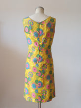 Charger l'image dans la galerie, 1960s - COURTELLE, France - Fabulous Floral Silk Dress - W32 (82cm)