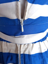 Charger l'image dans la galerie, 1950s - Iconic Spaghetti Straps Pockets Cotton Dress - W26 (66cm)