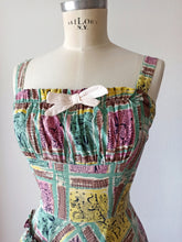 Charger l'image dans la galerie, 1940s 1950s - Precious 1001 Nights Novelty Cotton Dress - W27 (68cm)