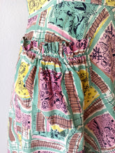Charger l'image dans la galerie, 1940s 1950s - Precious 1001 Nights Novelty Cotton Dress - W27 (68cm)