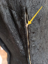 Laden Sie das Bild in den Galerie-Viewer, 1960s - Superb Black Rayon Cocktail Dress - W32 (82cm)