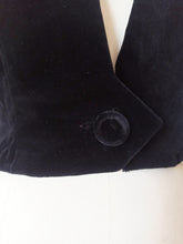Charger l'image dans la galerie, 1940s 1950s - Black Velvet Bolero Jacket - W32 (82cm)