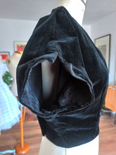 Charger l'image dans la galerie, 1940s 1950s - Black Velvet Bolero Jacket - W32 (82cm)