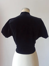 Charger l'image dans la galerie, 1940s 1950s - Black Velvet Bolero Jacket - W32 (82cm)
