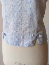 Laden Sie das Bild in den Galerie-Viewer, 1960s - Light Blue Blouse - W35 (88cm)