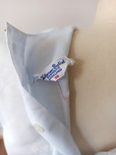 Laden Sie das Bild in den Galerie-Viewer, 1960s - Light Blue Blouse - W35 (88cm)